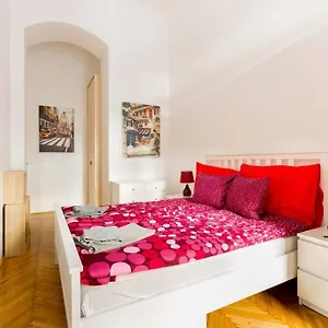 Apartamento Hidden Gem 1 Bedroom Next To Opera, Budapest
